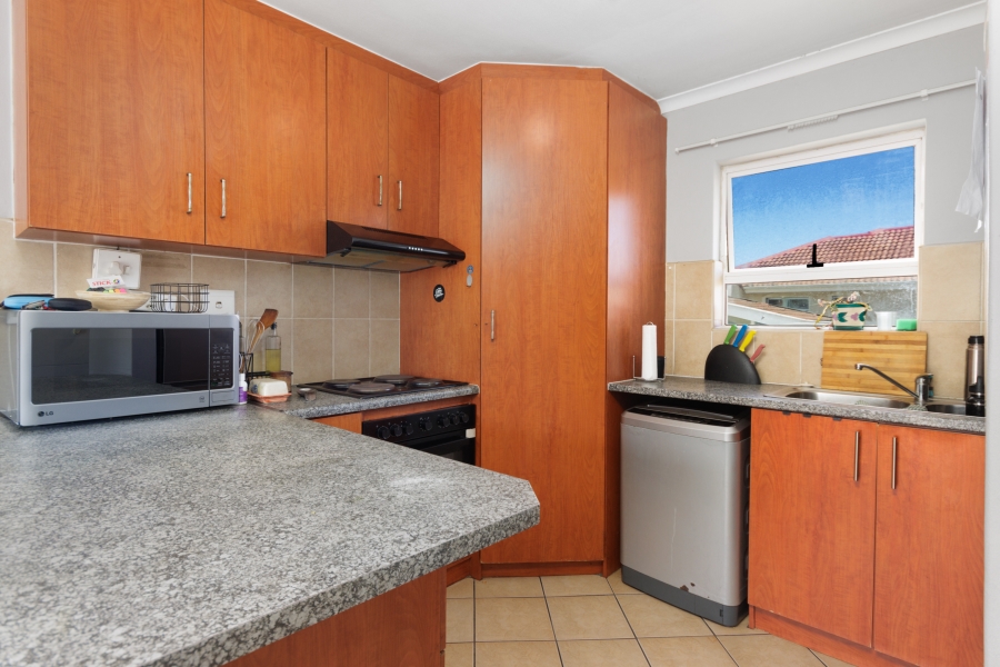 2 Bedroom Property for Sale in Gordons Bay Central Western Cape